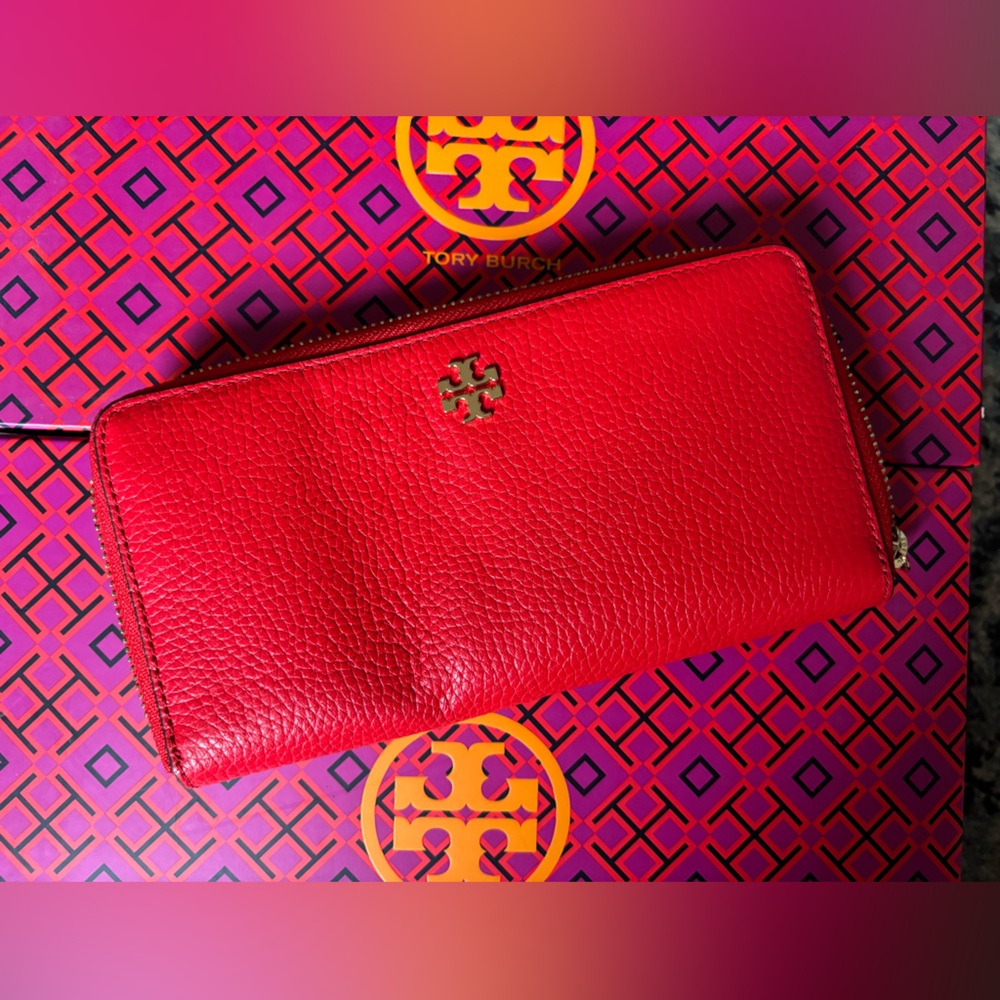 Tory Burch Red Leather Wallet